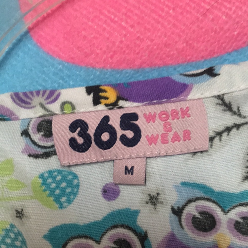 Scrub top - Picture 4 of 4